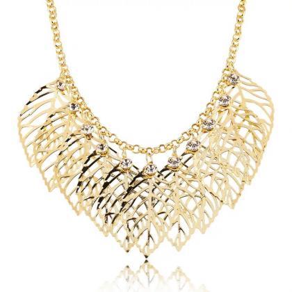 Women Short Leaves Necklace Gold Leaf Style..