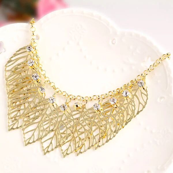 Women Short Leaves Necklace Gold Leaf Style Necklace With Crystal